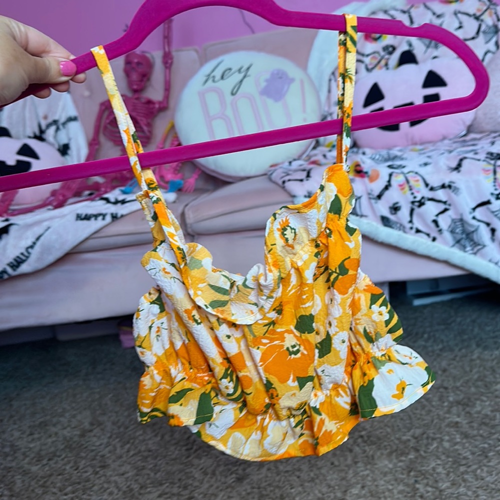h&m ruffle crop top
